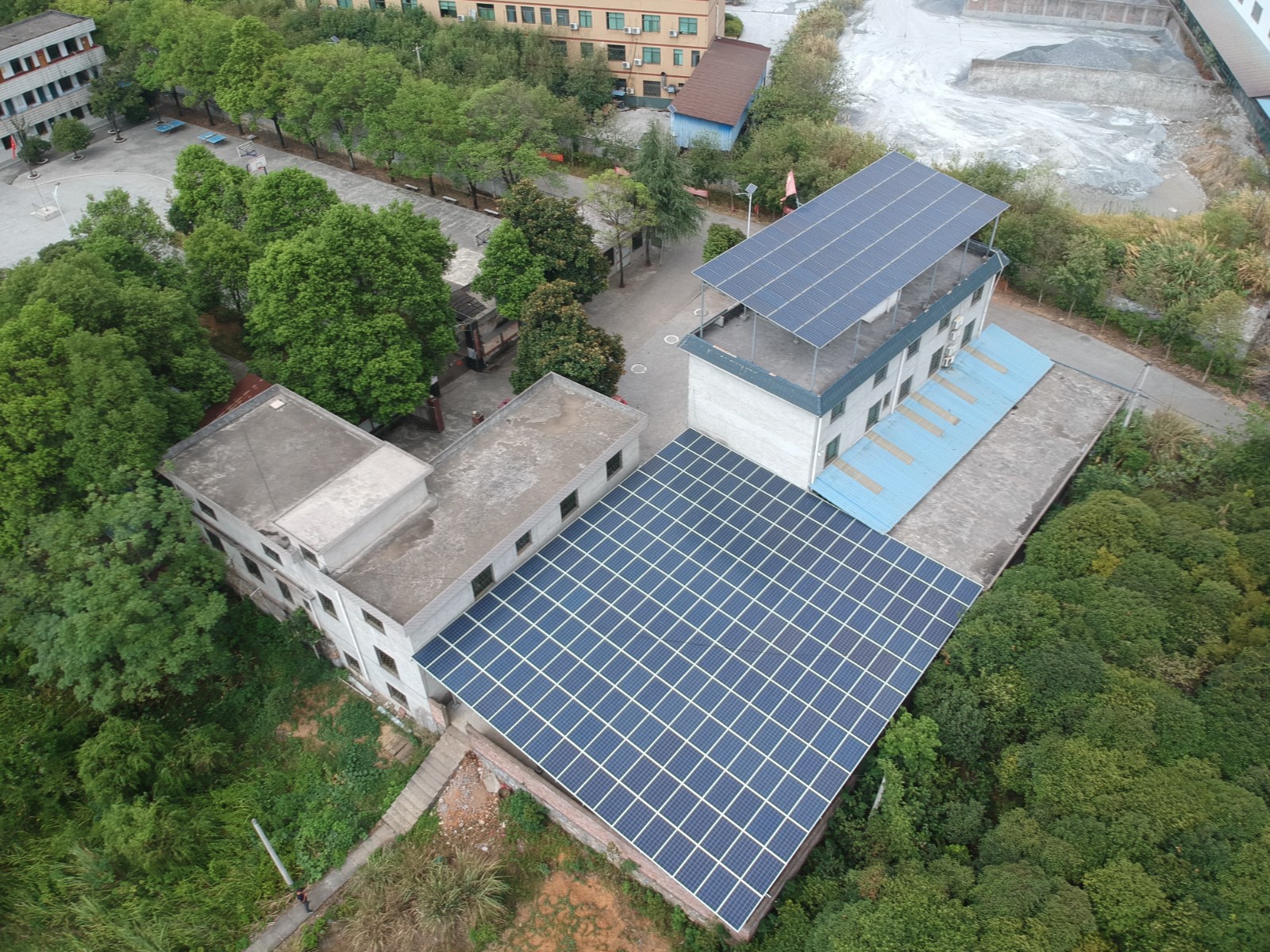 工厂限电停产，，，，，，，阛阓4点下班！缺电问题再发酵，，，，，，，不装光伏开工都难！